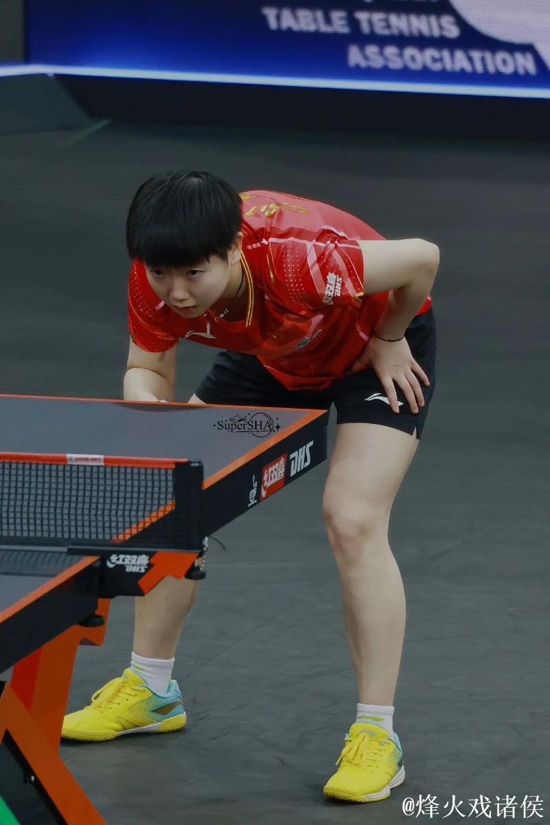 长崎美柚晒与孙颖莎握手合影,回顾2025年WTT比赛 长崎美柚晒与孙颖莎握手合影,回顾2025年WTT比赛